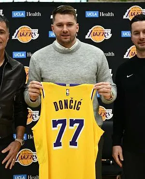 NBA: les Los Angeles Lakers vont être vendus pour un montant record de 10 milliards de dollars!