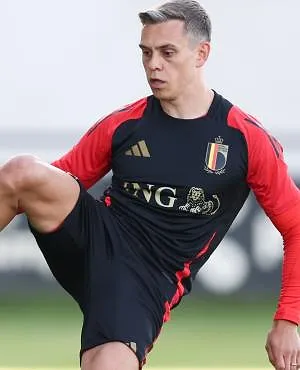 Leandro Trossard sur le départ : Vincent Kompany surveille le dossier