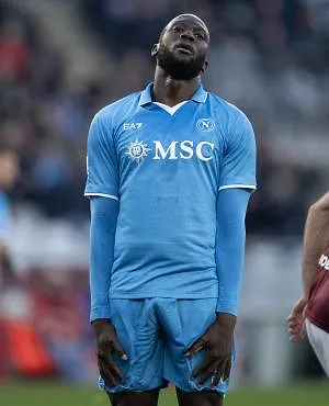 Inquiétude autour de Lukaku : le Diable se blesse en amical avec Naples