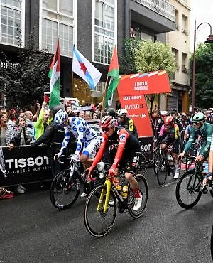 Grosses tensions à la Vuelta : le chrono réduit de 27,2 à 12,2 km, les coureurs menacent d’arrêter