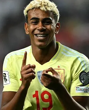 Lamine Yamal : « Si je n’arrive pas à avoir plusieurs Ballons d’Or, c’est que je n’aurai pas bien fait les choses »