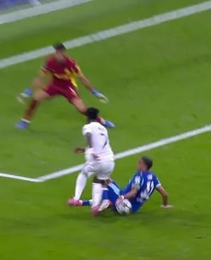 « Honteux », « Extrêmement sévère » : le penalty accordé au Real Madrid contre Marseille ne passe pas !