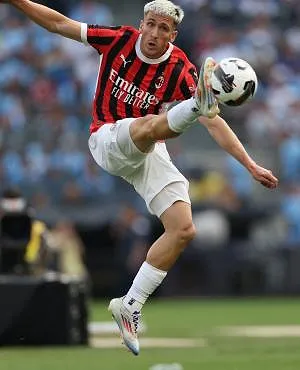 Avec Alexis Saelemaekers et Koni De Winter, l’AC Milan s’impose facilement à l’Udinese