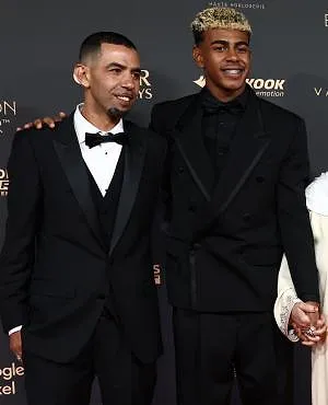 « Mon fils est le meilleur joueur du monde » : le père de Yamal ne digère pas le Ballon d’Or de Dembélé