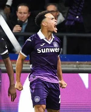 « C’est un grand joueur » : Besnik Hasi ravi après la prestation de Mario Stroeykens contre La Gantoise