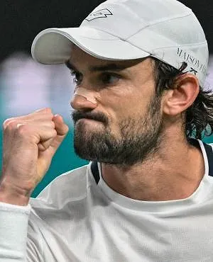 Valentin Vacherot remporte le M1000 de Shanghai contre son cousin Arthur Rinderknech