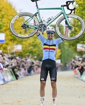 Florian Vermeersch remporte les championnats du monde de gravel à Maastricht