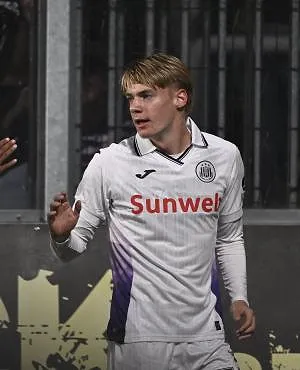 Nathan De Cat bientôt prolongé et revalorisé ? Anderlecht veut anticiper la concurrence !