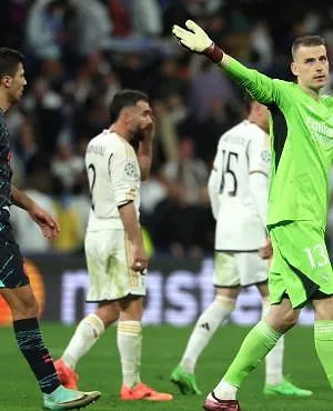 Andriy Lunin expulsé en fin de Clasico pour « agressivité » !