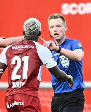 L’arbitre a-t-il touché la balle ? Le but polémique de l’Union à Zulte Waregem