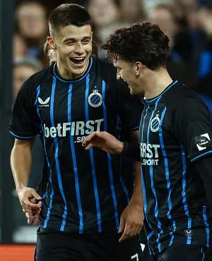 Le Club Bruges bat Dender, s’offre un 6e succès de suite et reste à 3 points de l’Union