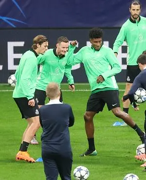 Sykes titulaire, Zorgane dans le jeu, David en pointe : la composition probable de l’USG contre Madrid