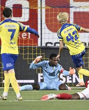 Pro League : Saint-Trond surclasse de A à Z le Standard (1-0)