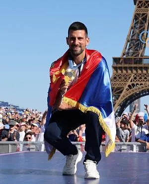 Djokovic encore là pour trois ans ? « Ce serait beau » de finir sous le maillot serbe