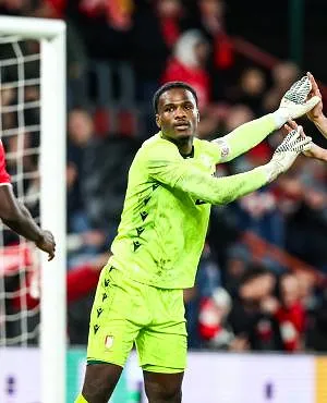 Une prime d’un million de dollars pour Epolo ? Le gardien du Standard pourrait décrocher le jackpot !