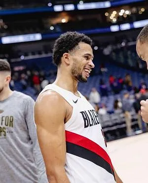 NBA : Jokic et Curry s’enflamment, Ajay Mitchell et Toumani Camara s’imposent