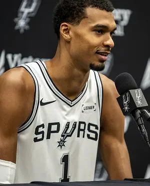 Absence de plusieurs semaines pour Victor Wembanyama : le DPOY en danger