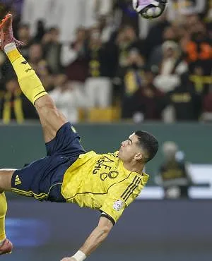 Cristiano Ronaldo inscrit l’un des buts de l’année à… Anthony Moris : son coup de génie en vidéo !