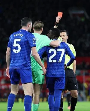 « Ça ne reflète pas qui je suis » : Idrissa Gueye s’excuse après son improbable exclusion (vidéo)