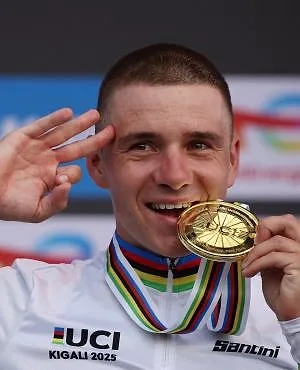 Remco Evenepoel a le Tour des Flandres en tête : les chances de le voir au Giro diminuent !