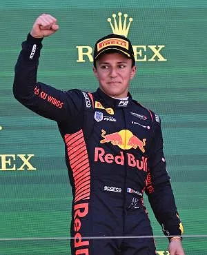 Nouveau changement chez Red Bull : Hadjar sera le coéquipier de Verstappen en 2026 !