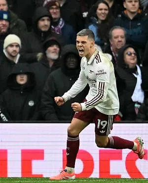 Malgré un but de Trossard, Arsenal s’incline 2-1 à Aston Villa chez Tielemans et Onana