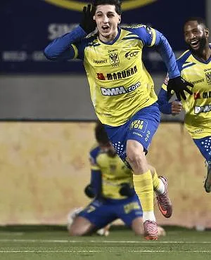 Saint-Trond fait tomber le Club Bruges et grimpe à la 2e place derrière l’Union