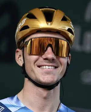 Pas de Giro ni de Tour des Flandres pour Evenepoel, qui ira sur le Tour de France aux côtés de Lipowitz et Roglic - Marco BERTORELLO / AFP