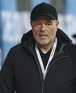 Bart Verhaeghe estime que Nicky Hayen devrait « se montrer reconnaissant que le Club ait lancé sa carrière »