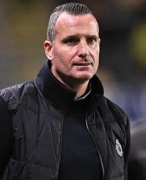 « Un club ambitieux » : Nicky Hayen rebondit à Genk… et retrouvera Bruges vendredi !