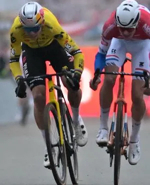 Cyclocross : Tibor Del Grosso bat Wout van Aert au sprint à Heusden-Zolder