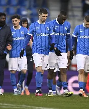 « L’UEFA a validé la décision » : Lawrence Visser a eu raison de ne pas siffler une main lors de Genk-Bruges