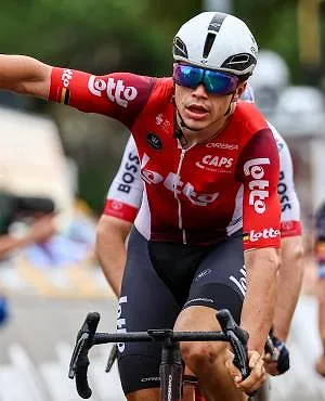 Arnaud de Lie blessé aux ligaments, annonce être « bien pris en charge »