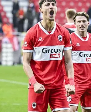 Bologne et l’Atalanta s’intéressent à un jeune défenseur de l’Antwerp