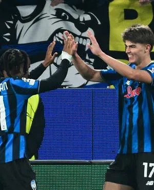 Charles De Ketelaere décisif avec l’Atalanta : l’assist du Diable rouge en vidéo !