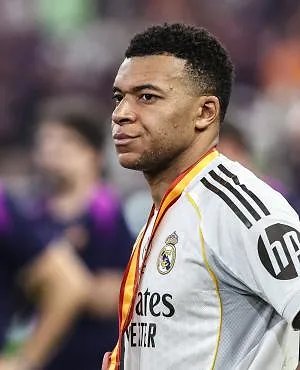 « Un geste de mauvais perdant » : l’attitude de Mbappé après la Supercoupe fait polémique en Espagne ! (vidéo)