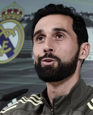 « Je n’ai pas peur de l’échec » : Arbeloa affiche de la confiance en conférence de presse
