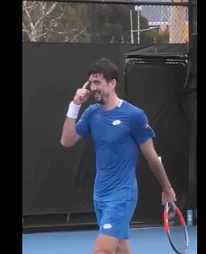 Il célèbre sa victoire mais est finalement éliminé : la terrible erreur de Sebastian Ofner à l’Open d’Australie