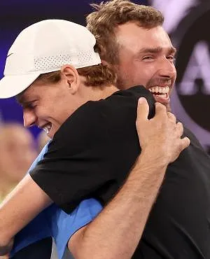 Open d’Australie : l’amateur Jordan Smith élimine notamment Sinner et remporte l’exhibition à 1 million de dollars