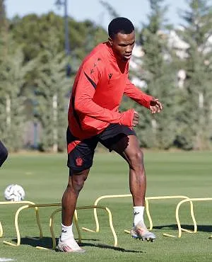 Encore beaucoup d’absents ce week-end pour le Standard mais ça va dans le bon sens