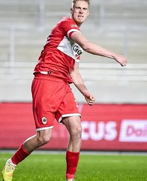 Malgré son départ en fin de saison, Oosting compte toujours sur Van Den Bosch : « Il est disponible pour dimanche et jouera »