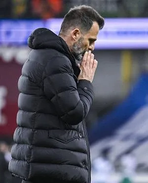 Menée de deux buts, La Louvière renverse un Club de Bruges réduit à dix