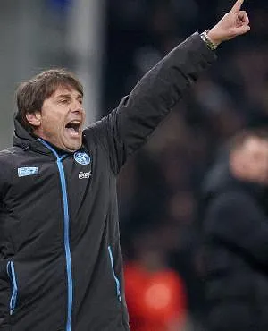 Un ancien attaquant de Chelsea descend Antonio Conte : « Il ne doit pas faire l’amour »