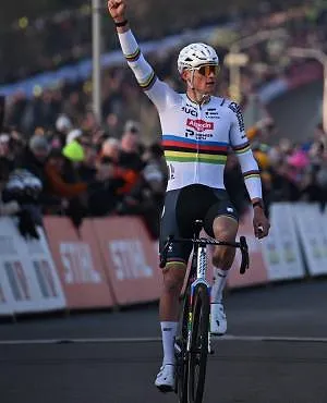 Classement général et record : Mathieu van der Poel a encore dominé à Hoogerheide