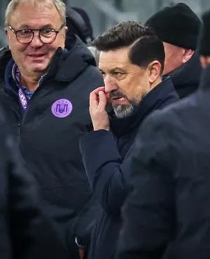 Ça chauffe pour Besnik Hasi à Anderlecht : une réunion de crise aurait lieu ce lundi matin !