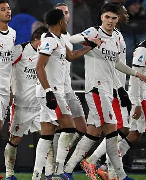 Les jeunes Belges brillent : De Winter marque son premier but pour Milan, Duranville réussit ses débuts à Bâle