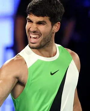 Open d’Australie : Carlos Alcaraz écarte Alex de Minaur et s’offre une première en demie (vidéo)