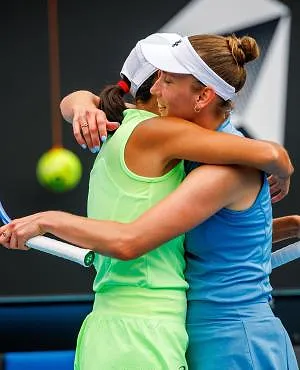 Open d’Australie : Elise Mertens en finale du double pour la 3e fois à Melbourne et future N.1 mondiale !