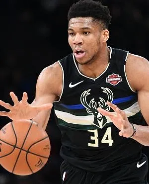 Un an après Luka Doncic, Giannis Antetokounmpo s’apprête lui aussi à secouer la NBA !