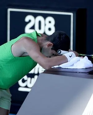 Entre crampes et vomi, Alcaraz a souffert : « Le match le plus difficile physiquement de ma vie »